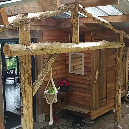Chalet Isole En Pleine Foret *